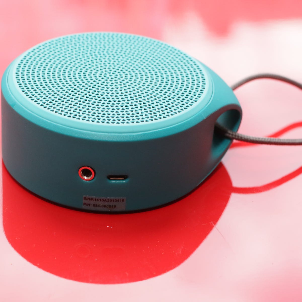 tørre Interpretive skål Logitech X100 review: A doughnut-size Bluetooth speaker that's pretty tasty  - CNET