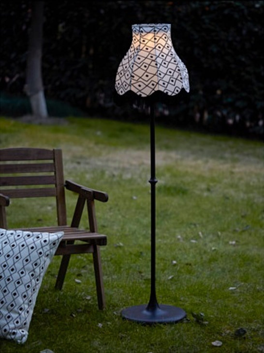 Solar Powered Outdoor Led Lights, Solvinden Led Solar Powered Table Lamp