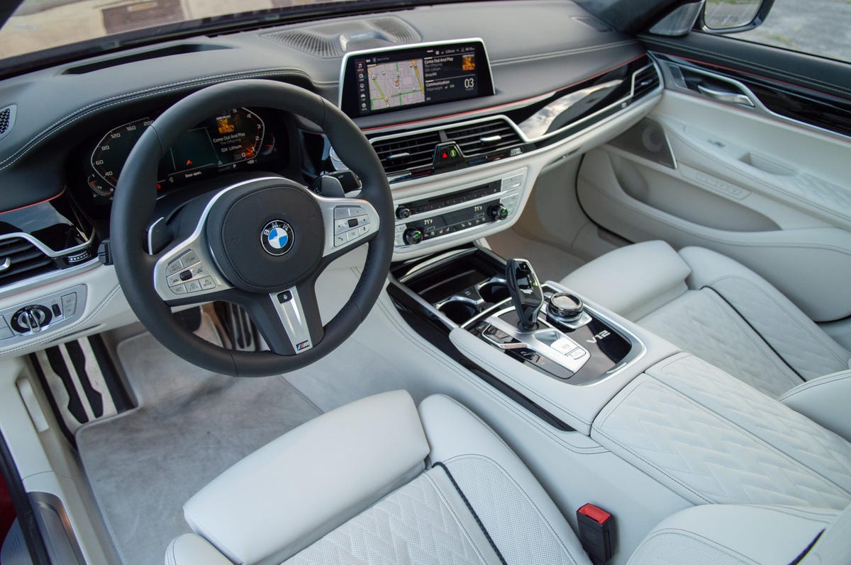 2020 BMW M760i