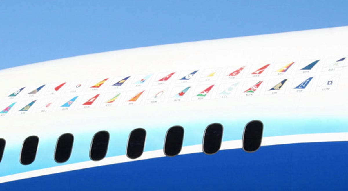 cnet_787_with_pre-order_airline_logos.png