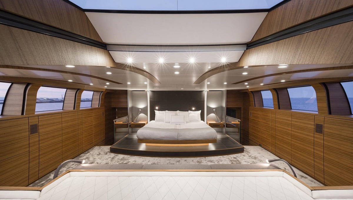 cnet-luxury-silverfast-yacht-bedroom.jpg