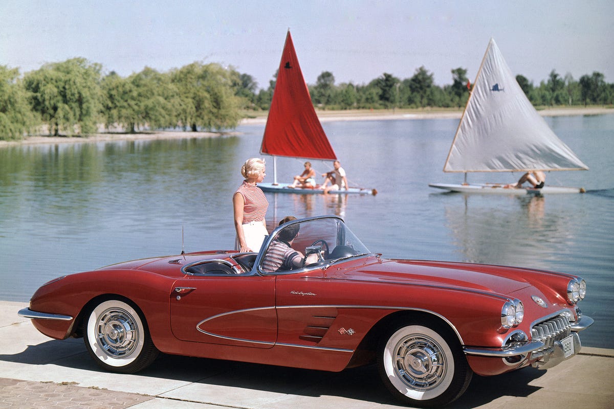 1960-chevrolet-corvette-convertible-1