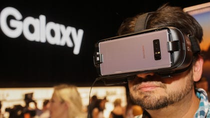 sing make it flat Modish Samsung talked a big game at its Note 9 event, but where was Gear VR? - CNET