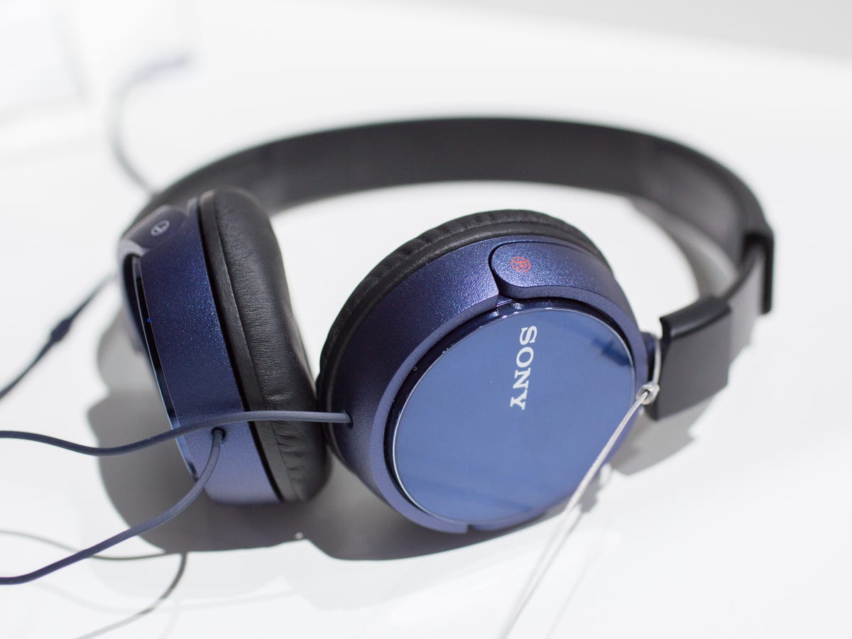 headphones-cases-accessories-mwc-2014-35.jpg
