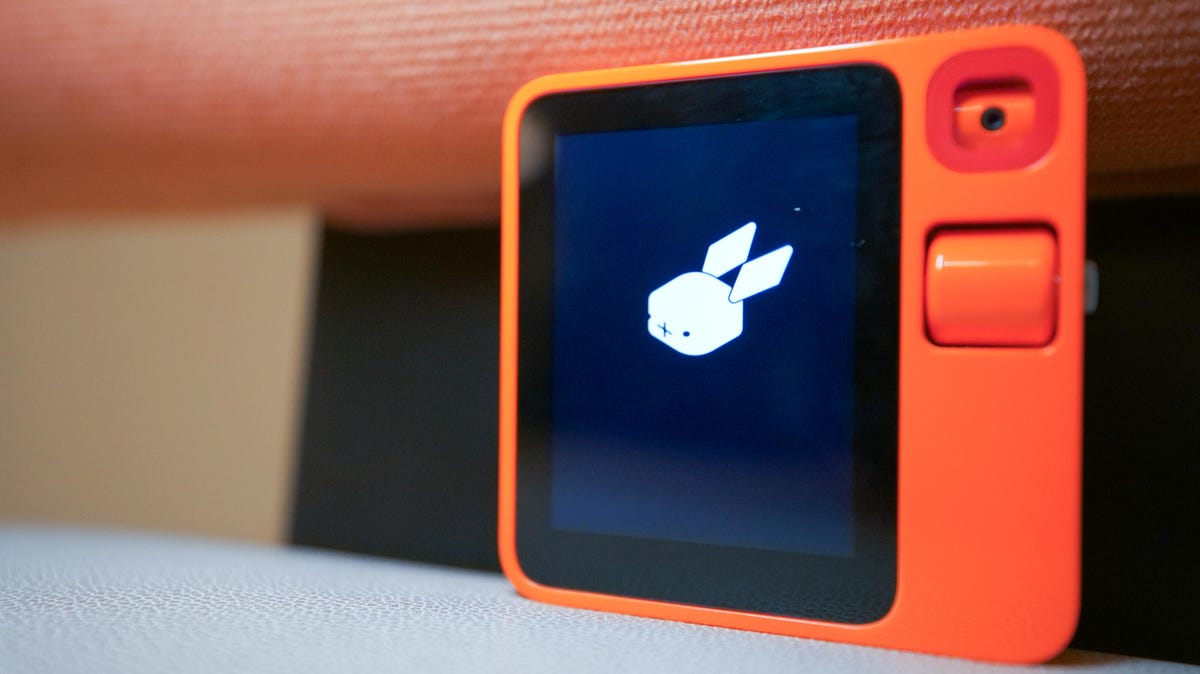 The Rabbit R1 personal AI assistant