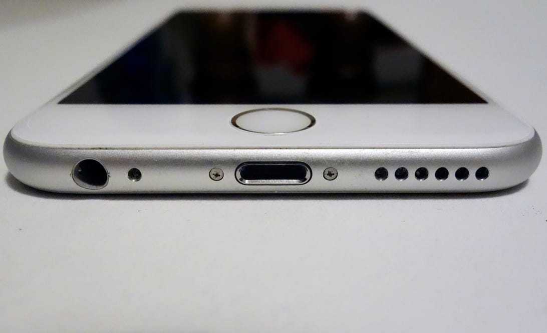 New iPhone ‘USB Restricted Mode’ could protect it from the cops
