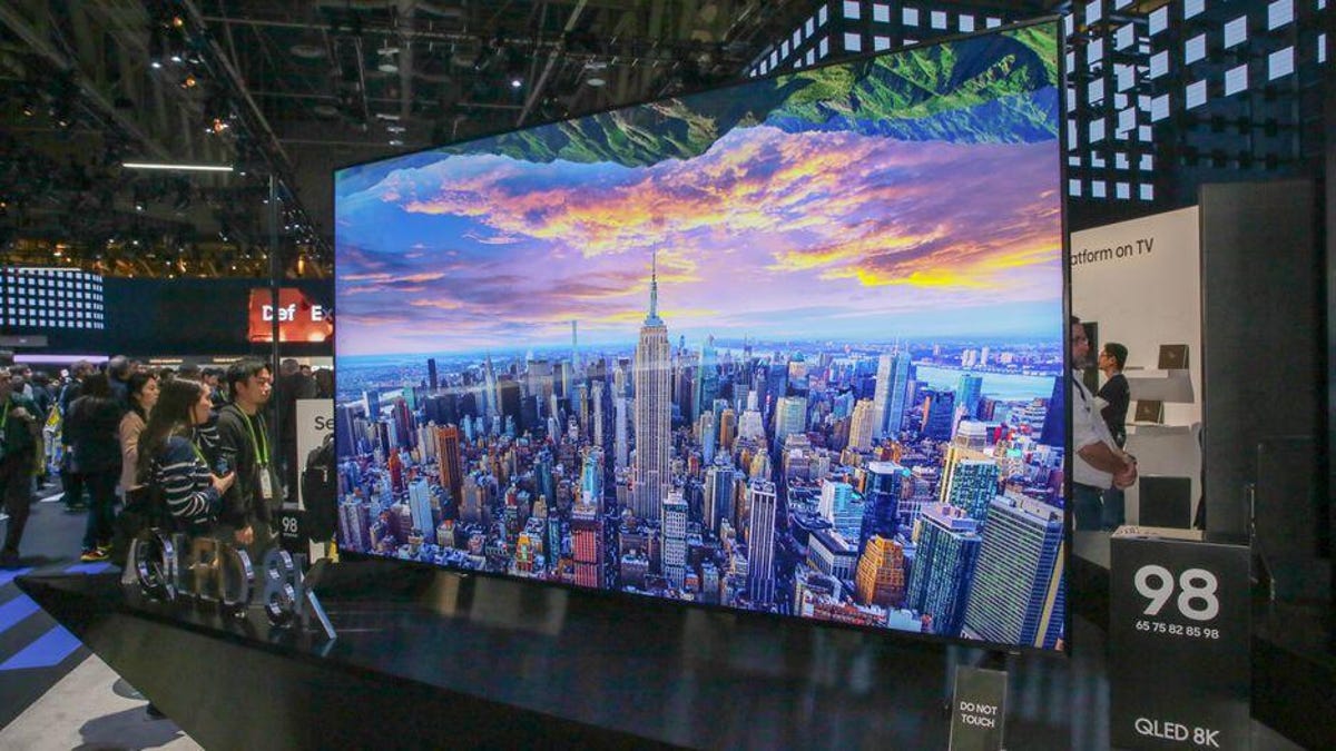 razaranje posjetiti odrediti  Samsung QLED TVs take on OLED with bigger screens in 2019 - CNET