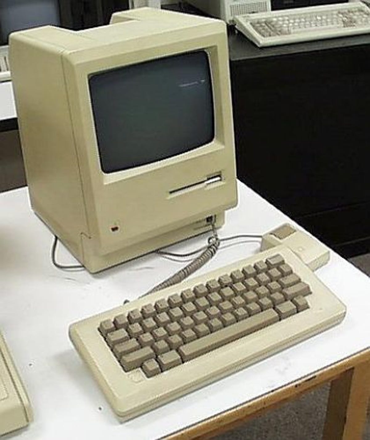 Macintosh_512k.jpg