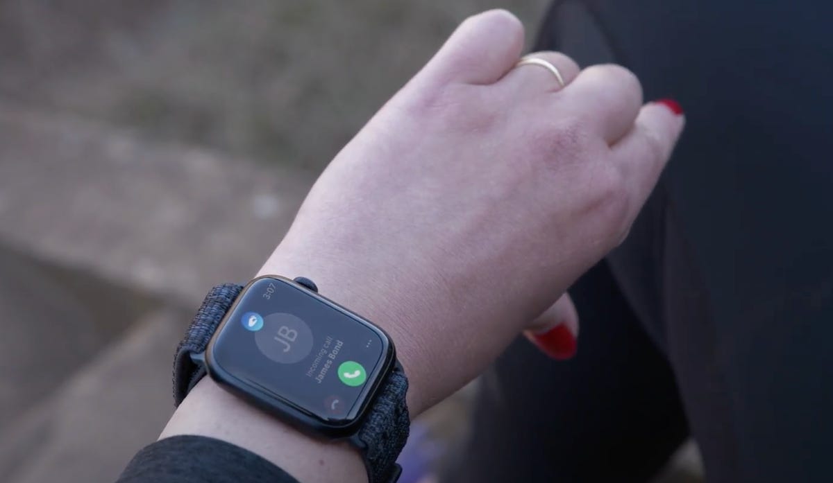 Apple Watch Ultra 2 Hands-On: It's All About That Bright Screen - CNET