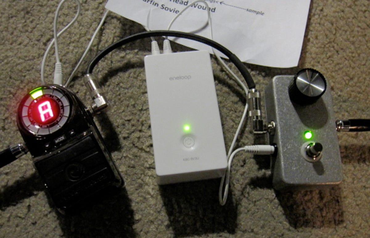 Photo of the Sanyo Eneloop Pedal Juice rechargeable power supply.