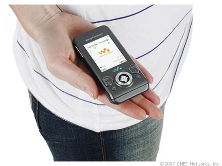 Photo of Sony Ericsson 580 mobile music phone.