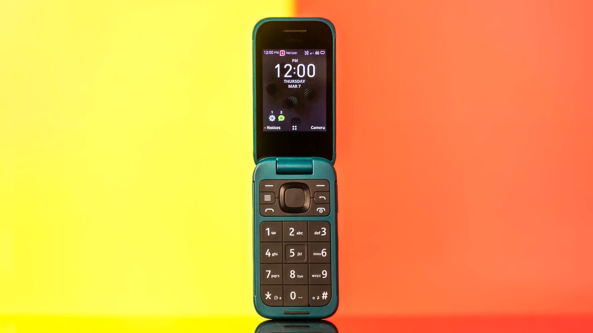 Nokia 2780 Flip phone