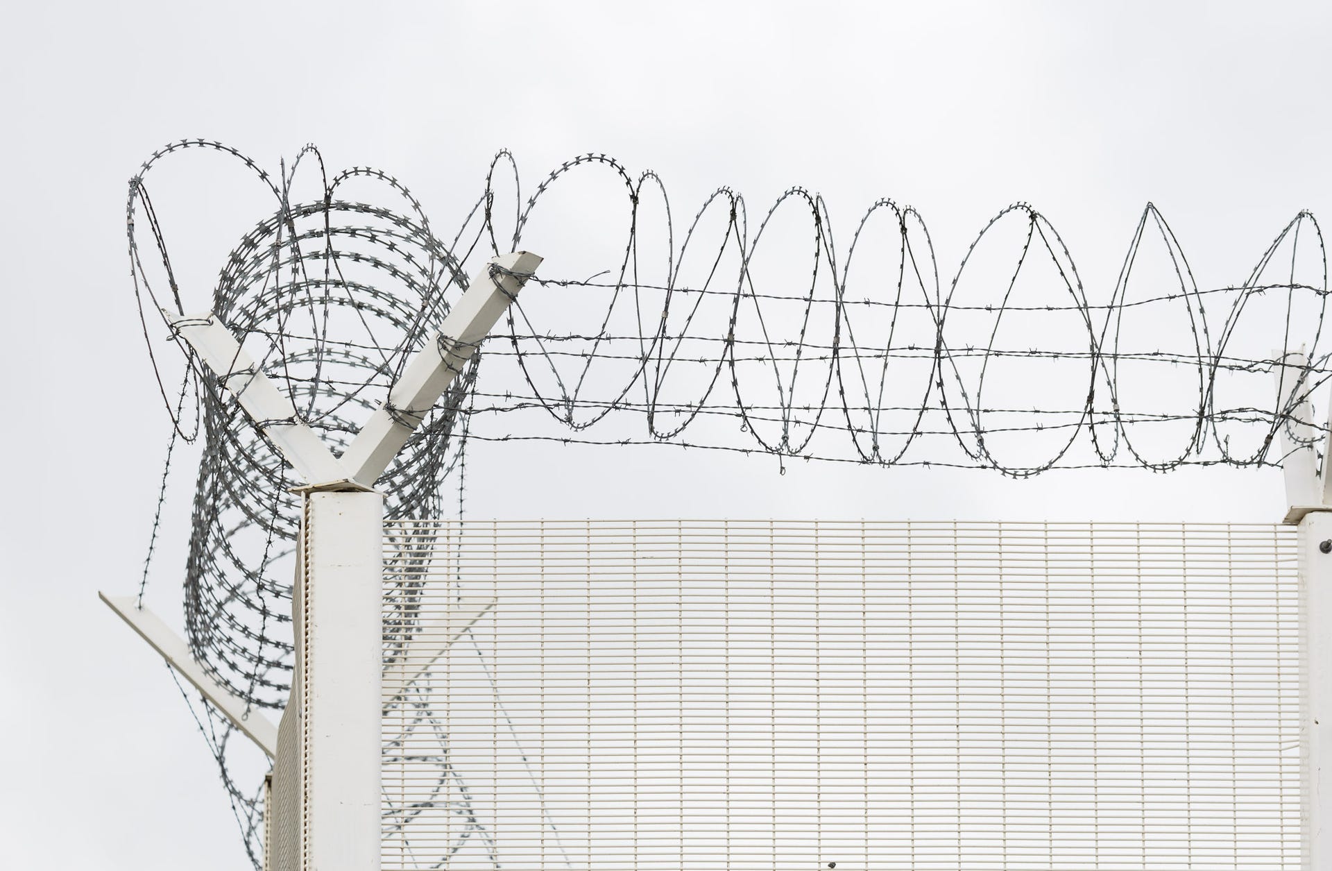 20160615-barbed-wire-001.jpg