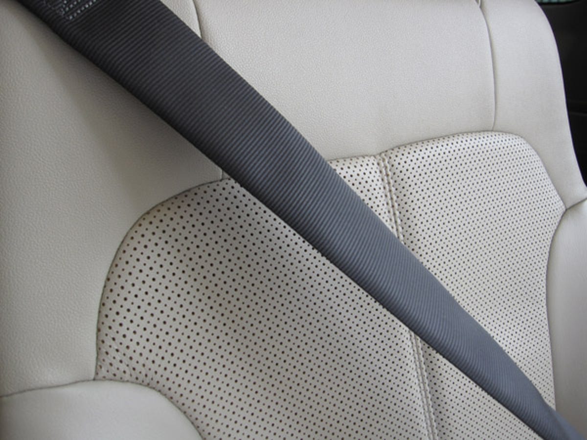 ford-inflatable-seatbelt_3.jpg
