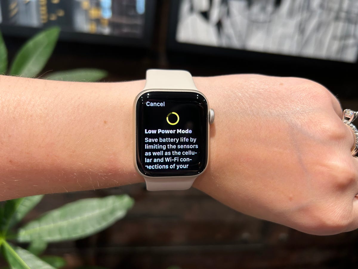 Low power mode on the Apple Watch SE