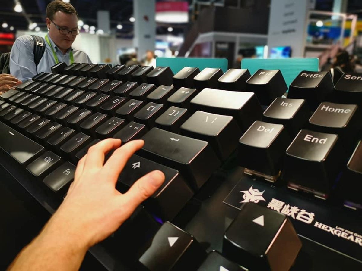 giant-keyboardhand