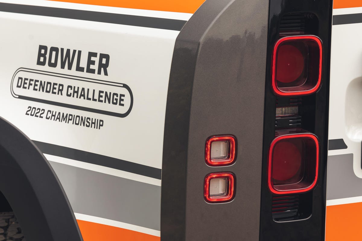2022-bowler-motors-land-rover-defender-90-challenge-rally-car-154