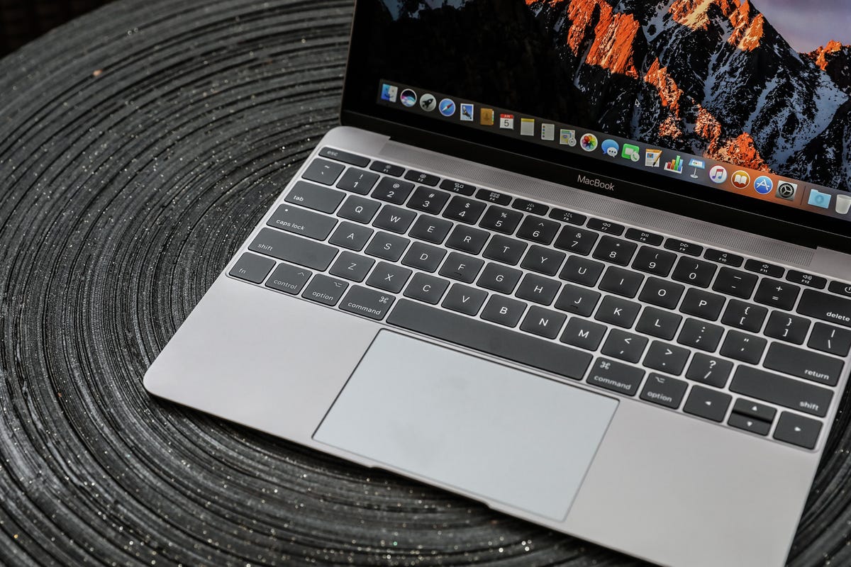 apple-macbook-pro-12-inch-2017-4174