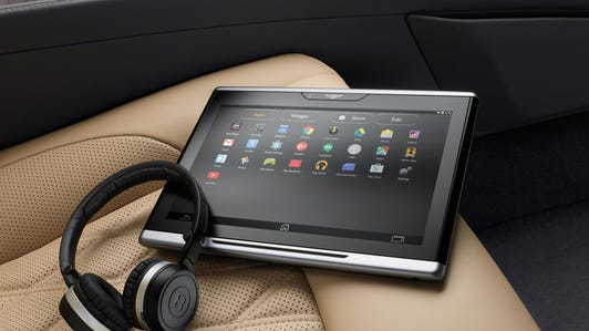 2017 Bentley Mulsanne Extended Wheelbase rear seat tablet