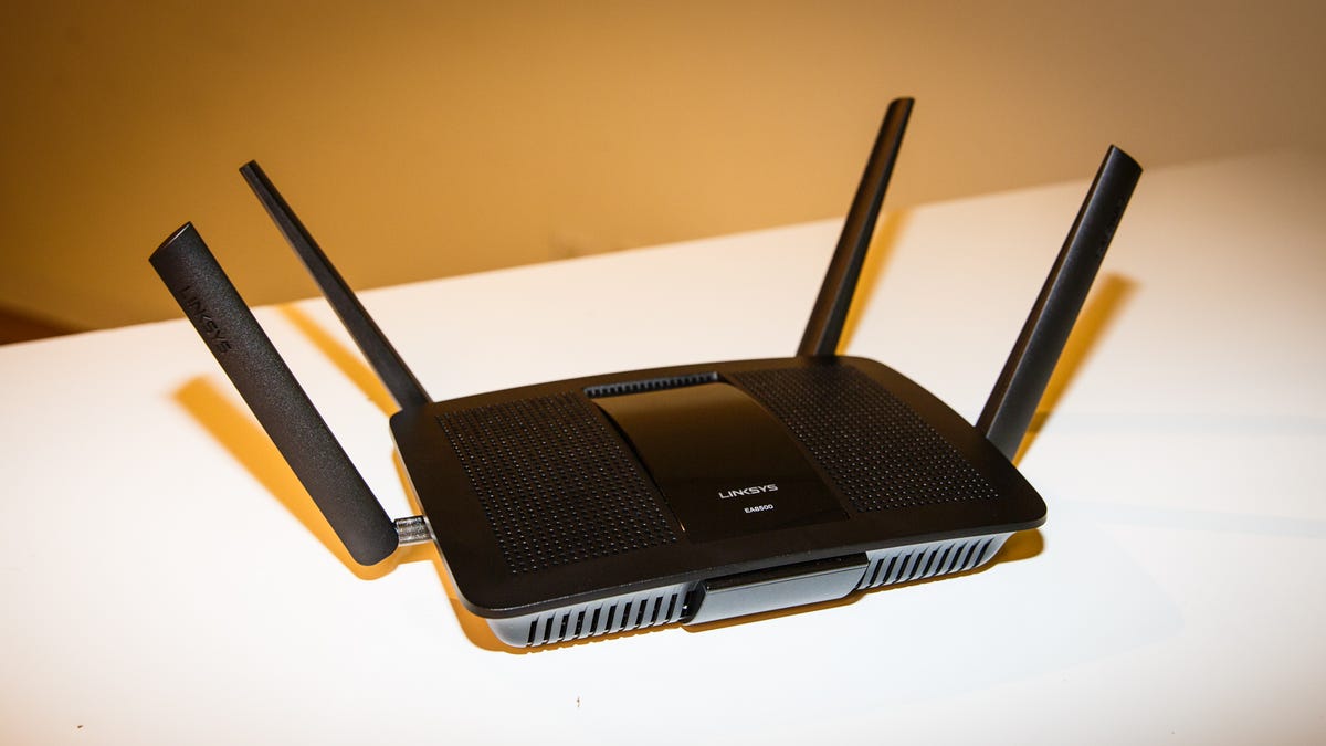 Recoger hojas progresivo transacción Linksys EA8500 Max-Stream AC2600 MU-MIMO Gigabit Router review: Excellent  for multidevice homes, but too expensive for modest needs - CNET