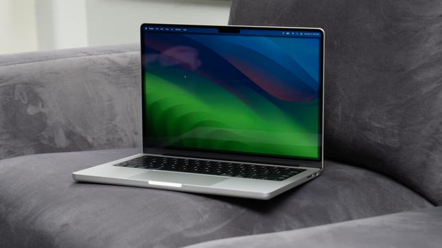 Apple MacBook Pro 14 (Late 2023) Review: A Good Choice at the