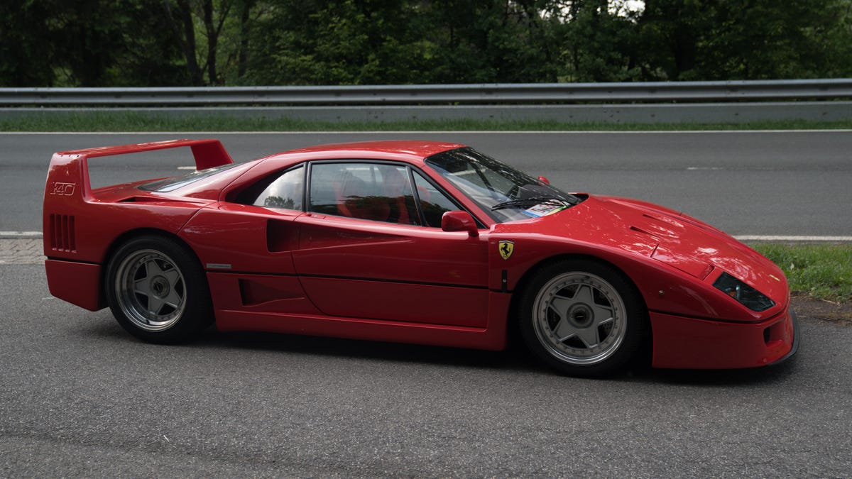 Wow, it's a Ferrari F40