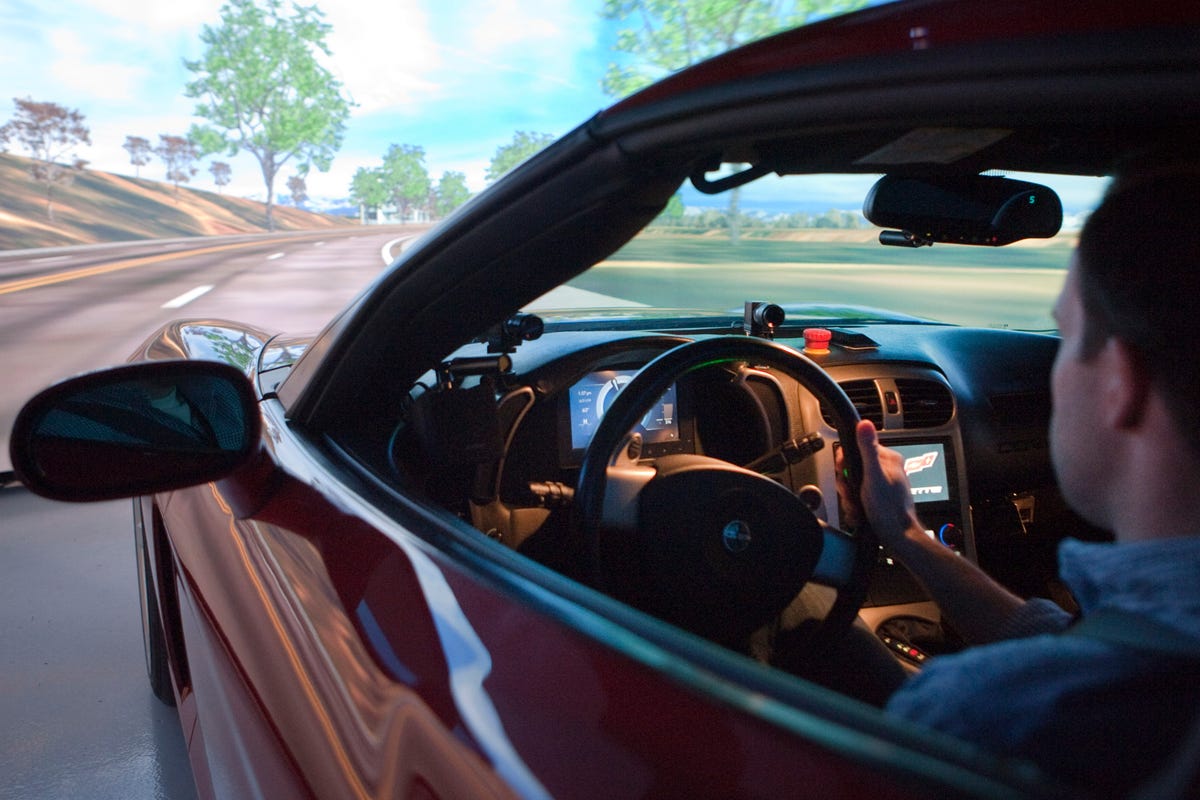 GM demonstrates the simulator that its engineers use to test new infotainment features.