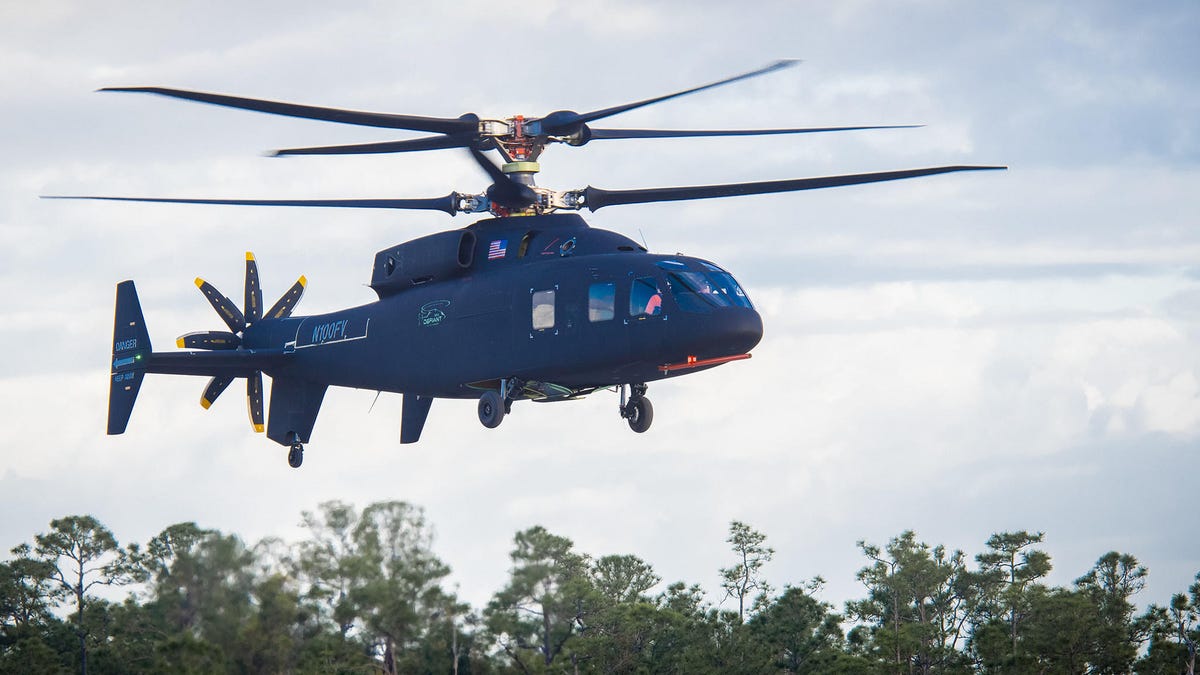 The Sikorsky-Boeing SB1 Defiant helicopter makes its first flight.
