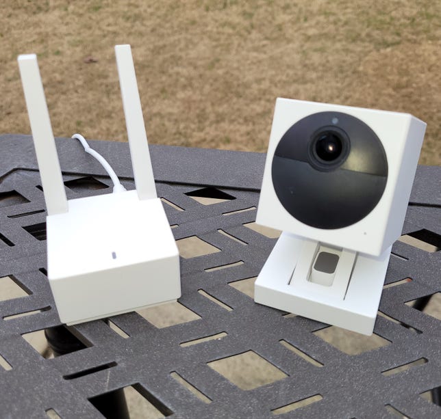 Wyze Outdoor Cam v2 and base station.
