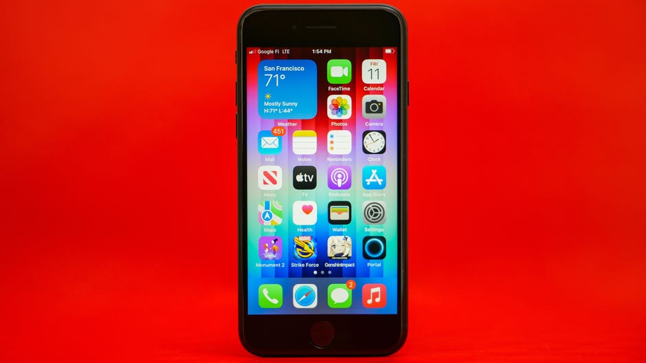 iPhone SE (2022) Review: Mind-Blowing Value - CNET