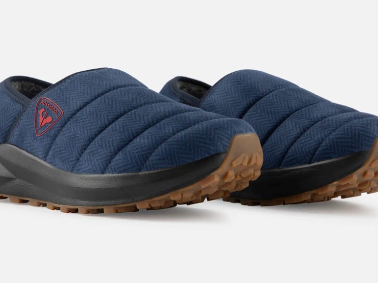 The Rossingol Chalet winter slippers are available in several color options