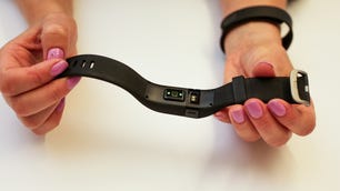 fitbit-charge-hr-surge-product-photos03.jpg