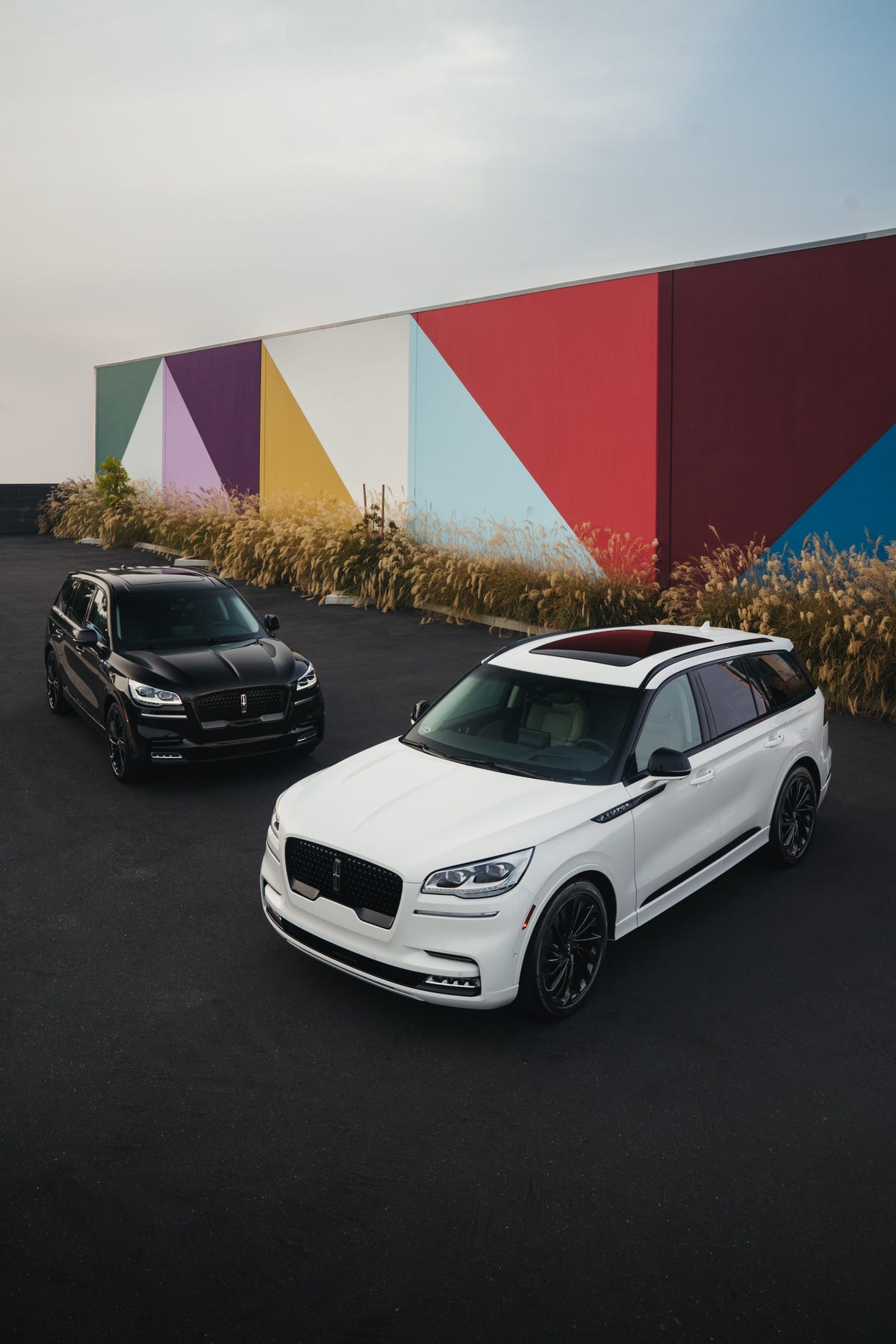 2022-lincoln-aviator-with-new-jet-package-08