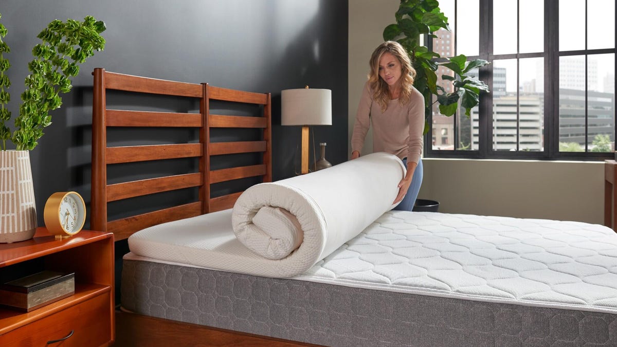 Greatest Cooling Mattress Toppers of 2023 | Digital Noch