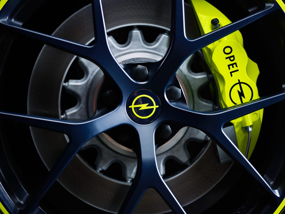We drive Opel's new Zafira Life Elegance - Khulekani On Wheels