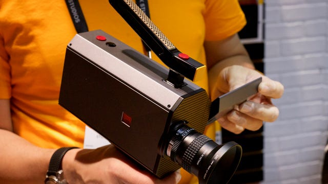 kodak-super-8-film-camera-ces-2017-2.jpg