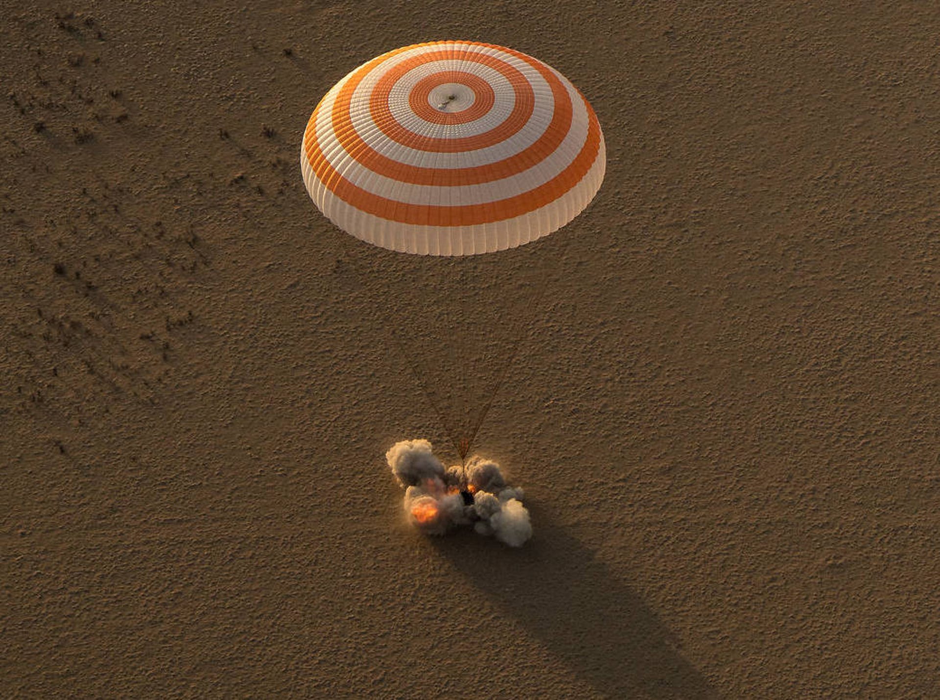 Soyuz MS-04 spacecraft landing in Kazakhstan