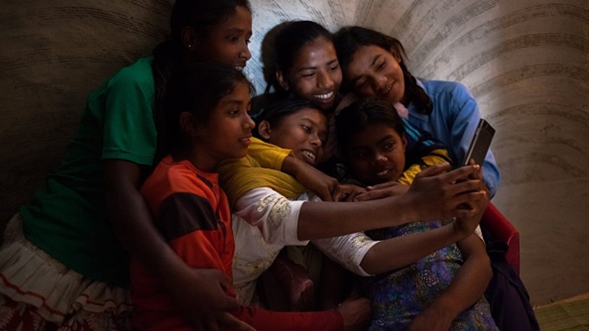 indian-girls-taking-photo.jpg