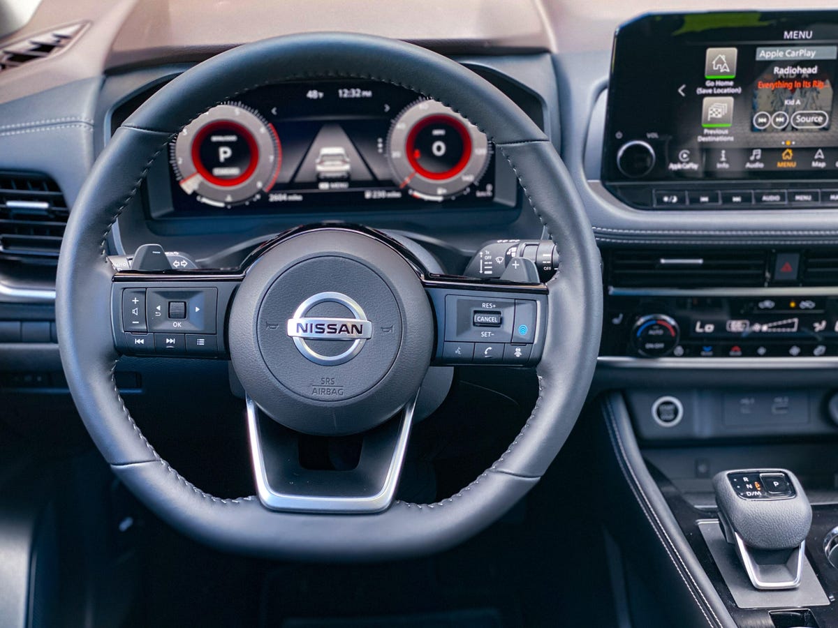 2021 Nissan Rogue Platinum - steering wheel