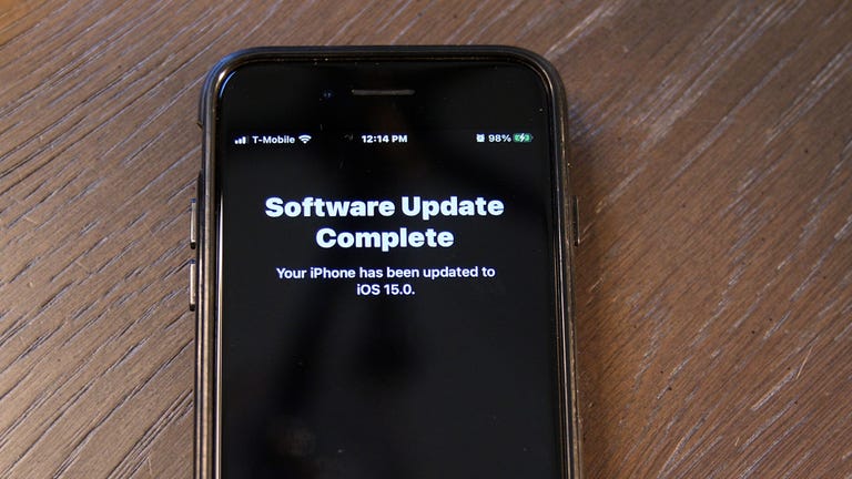 how-to-upgrade-to-ios-15-00-02-34-07-still001