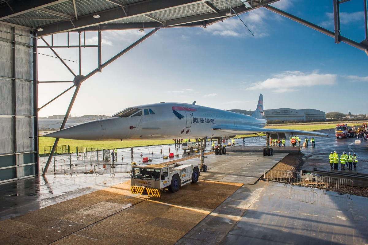 concorde-moving-into-the-museum.jpg