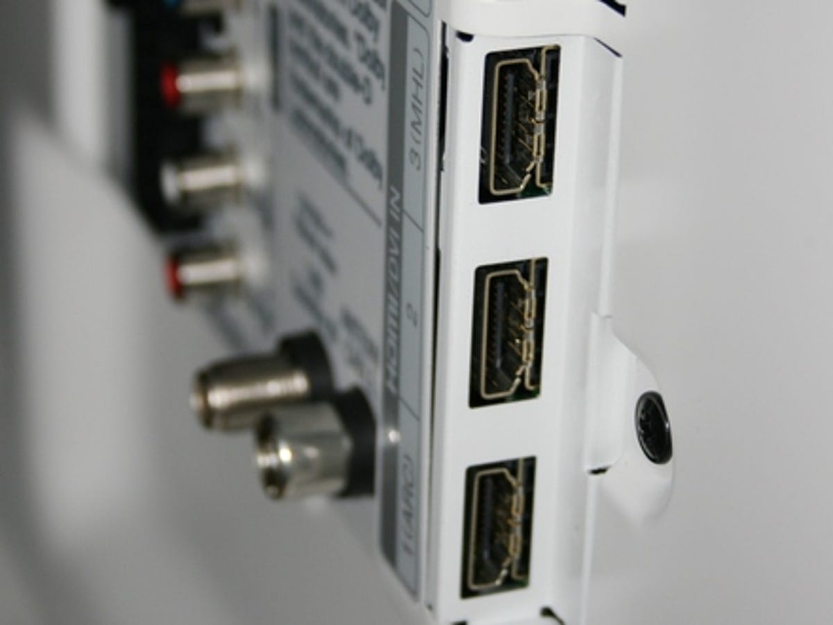 LG 47LA740 HDMI ports