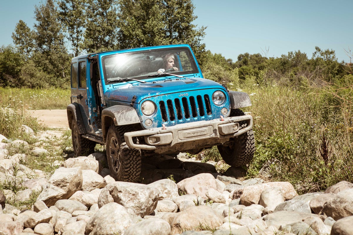 2016-jeep-rubicon-unlimited-15.jpg