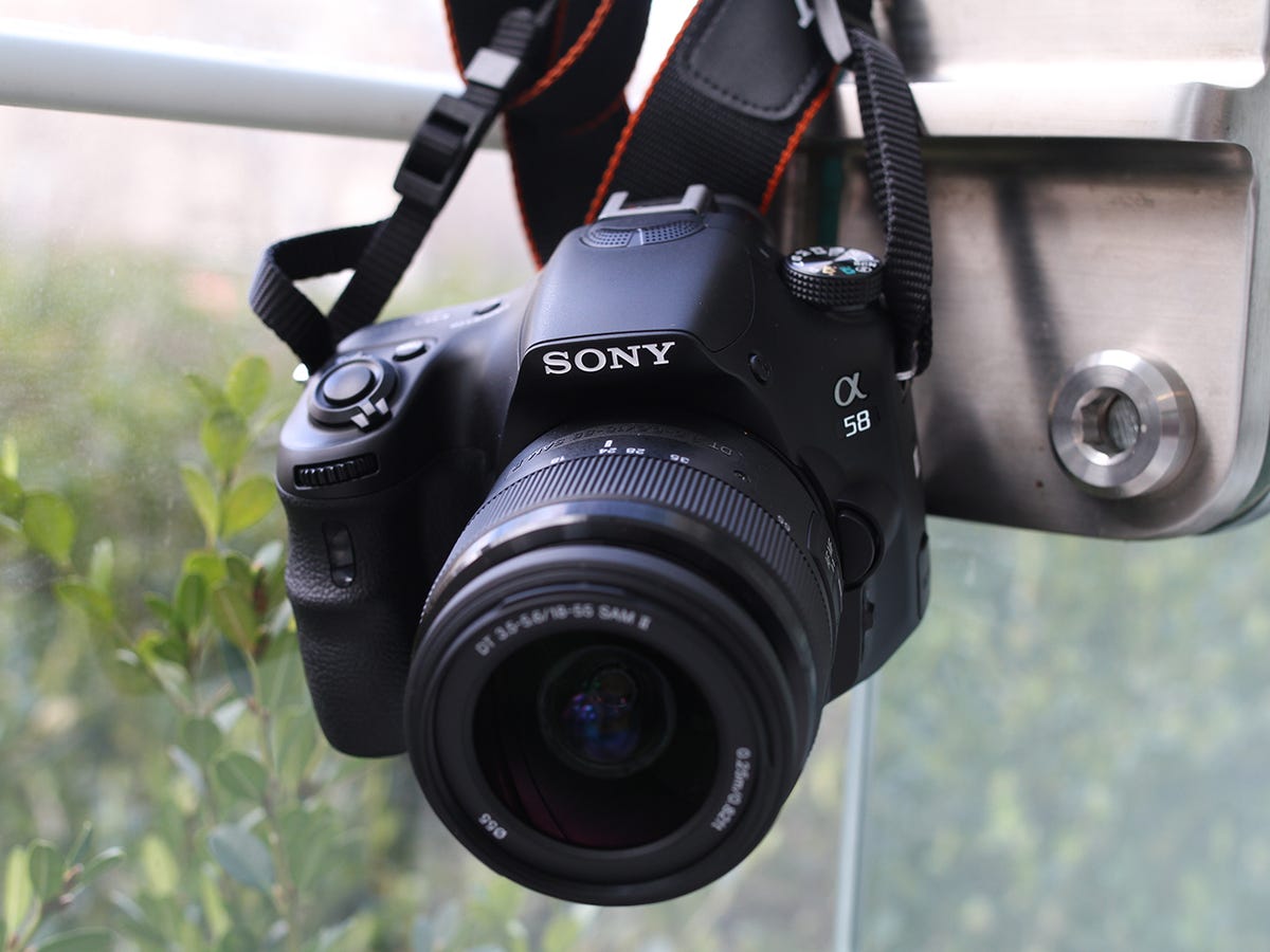 Prever canto Amargura Sony Alpha SLT-A58 (with 18-55mm lens) review: A step backwards or good  enough? - CNET