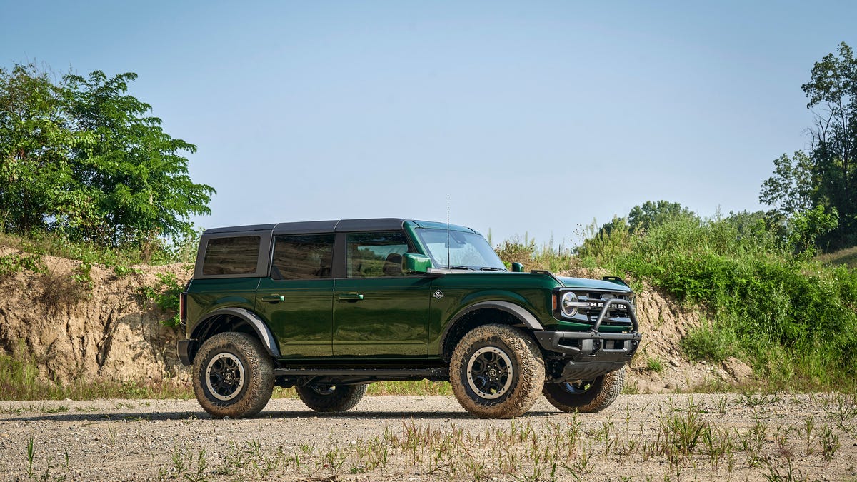 2022 Ford Bronco Eruption Green - front 3/4 view