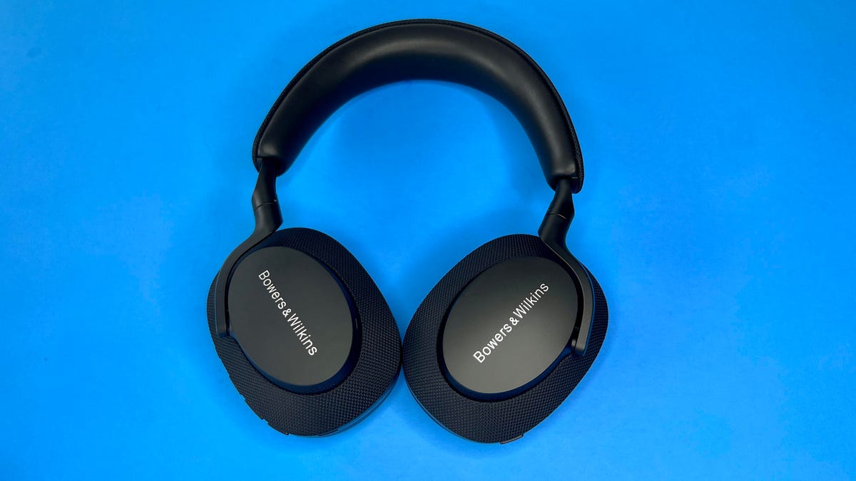 Bowers & Wilkins PX7 S2: These High-End Headphones Have Sony in Their Sights (Hands-On)
                        The new second-generation PX7 S2 headphones feature a more comfortable fit along with improved sound quality, noise-canceling and voice-calling performance for 9.