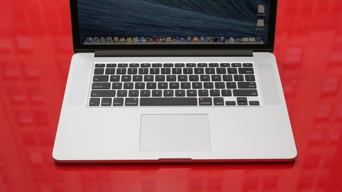 apple-macbook-pro-with-retina-display-15-inch-july-2014-product-photos07.jpg