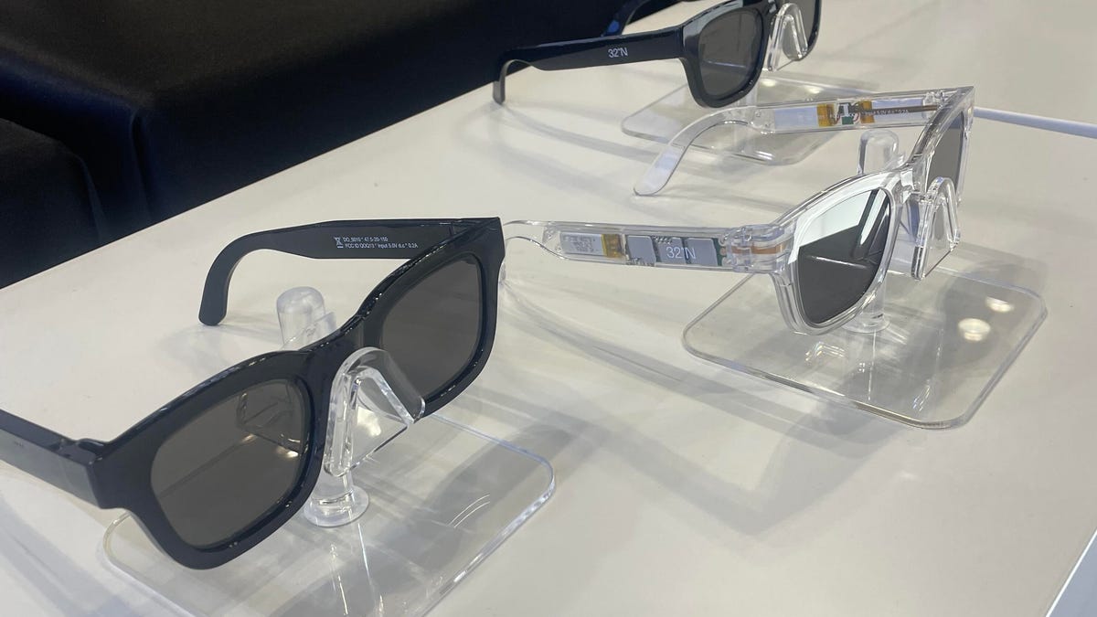 These Techy Reading Glasses Are Expensive, But May Hold the Key to Future Eyewear - CNET