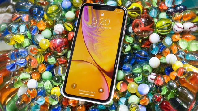 013-iphone-xr-review