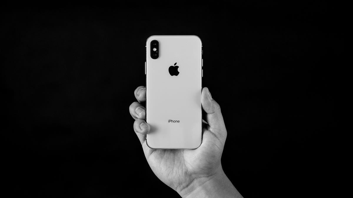 Apple rumored to use OLED displays for 2019 iPhones - CNET